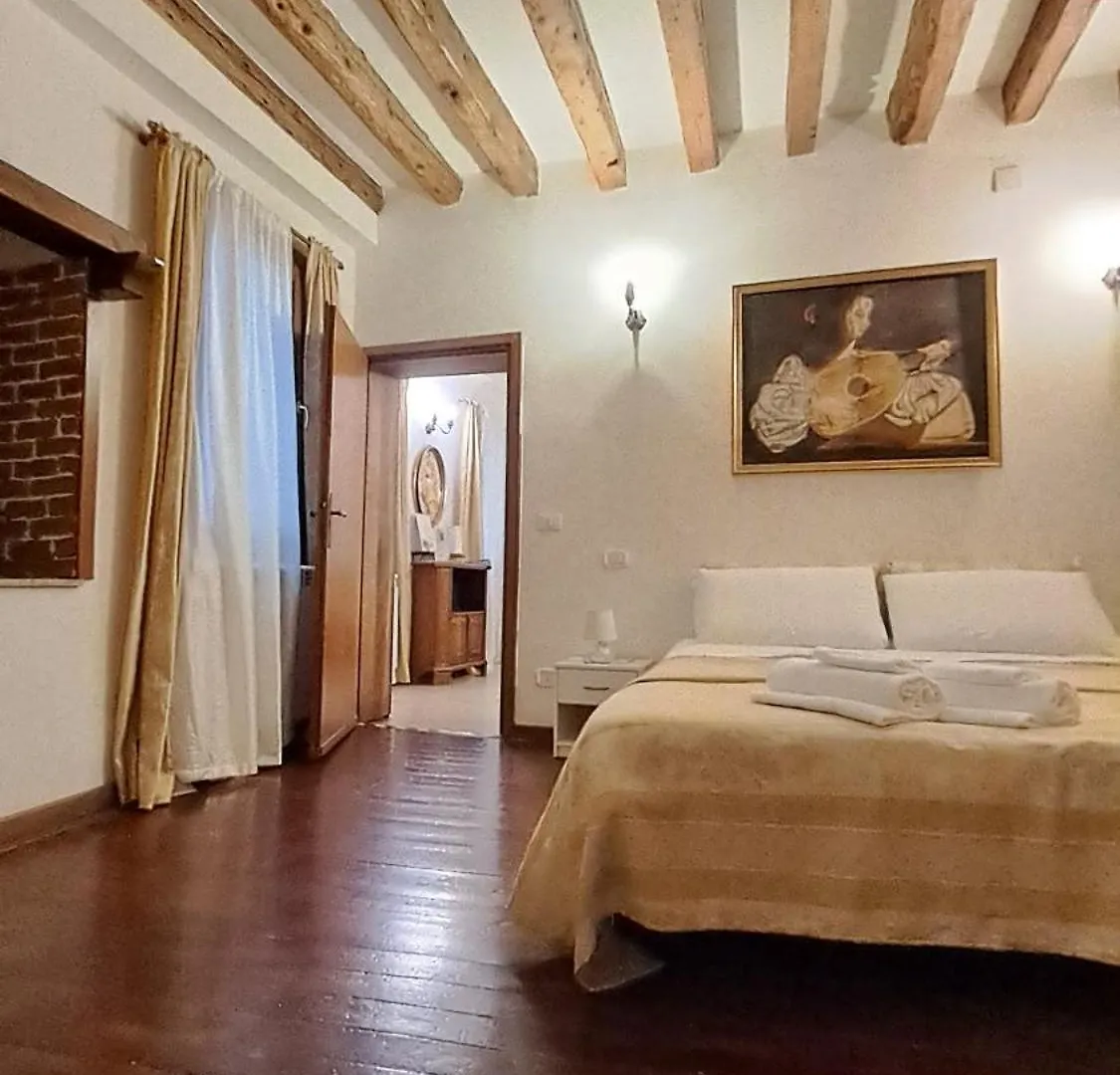 Apartment Appartamento Rialto Laura Venice Italy